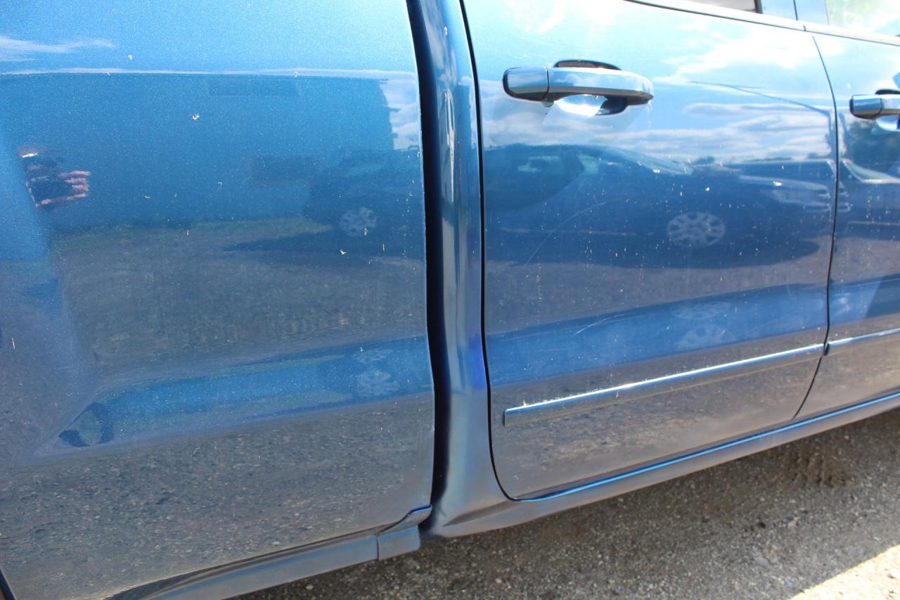 2017 GMC Sierra 1500 4WD DOUBLE CAB 143.5" SLE Photo