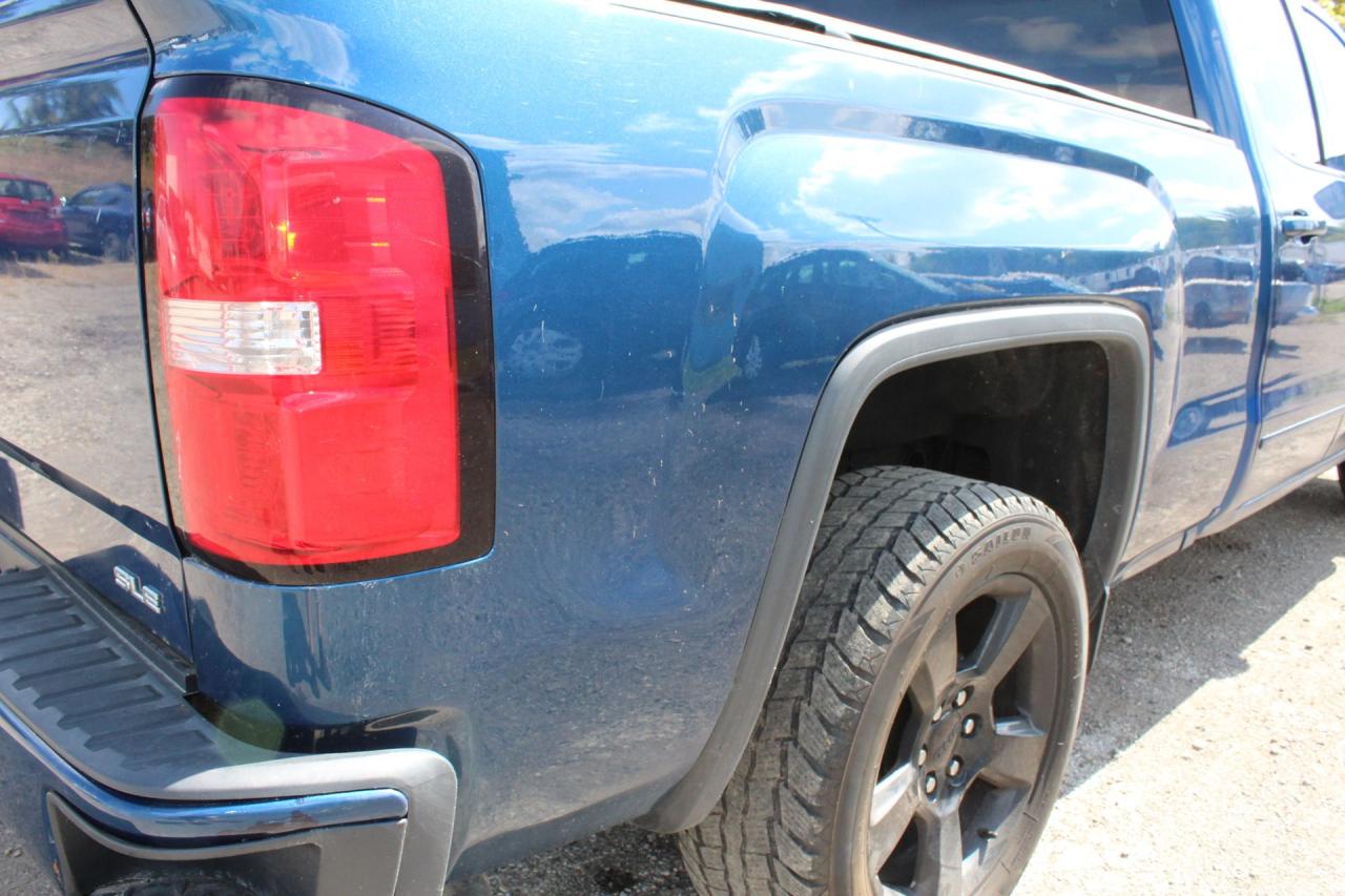 2017 GMC Sierra 1500 4WD DOUBLE CAB 143.5" SLE Photo