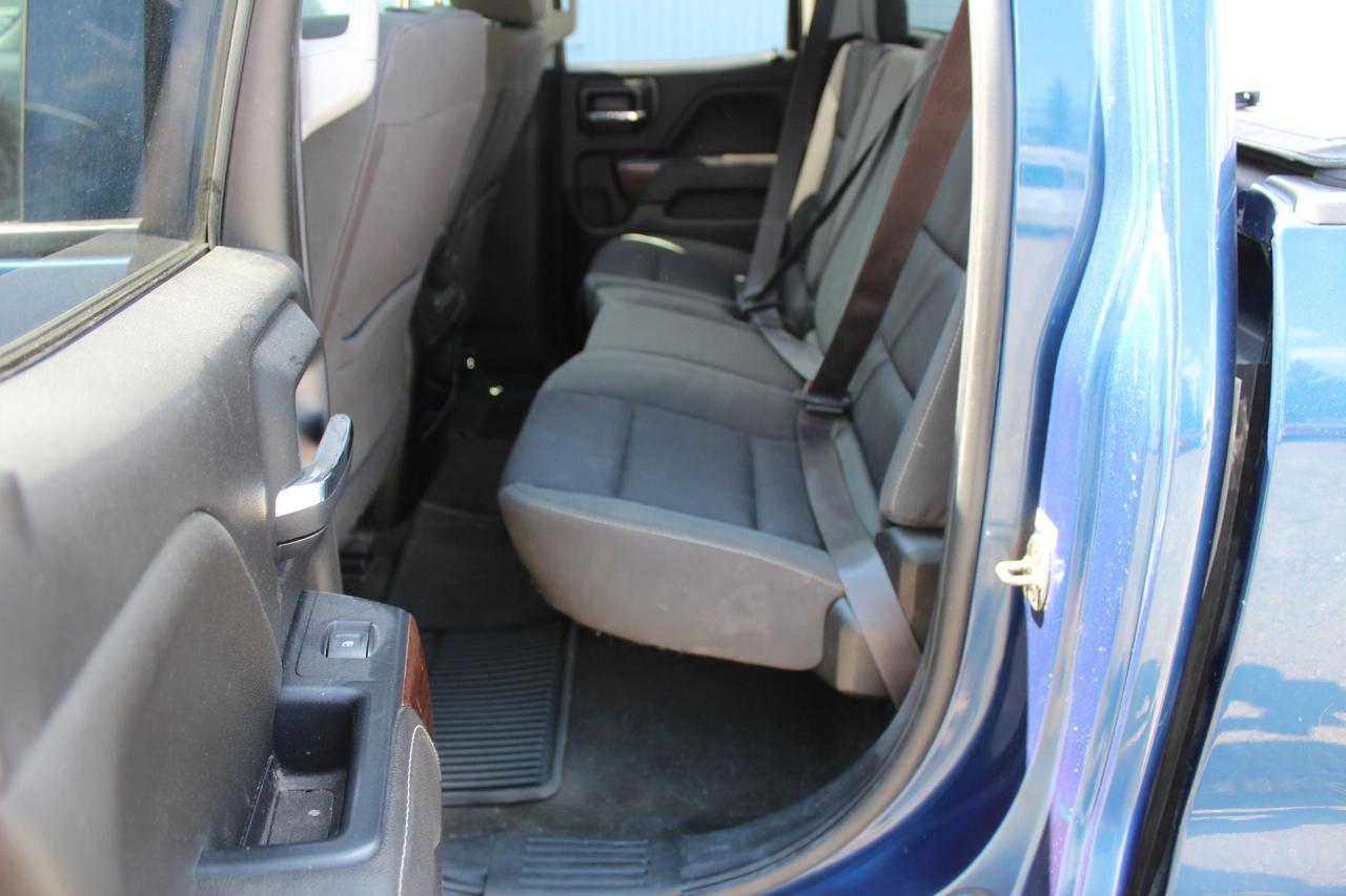 2017 GMC Sierra 1500 4WD DOUBLE CAB 143.5" SLE Photo