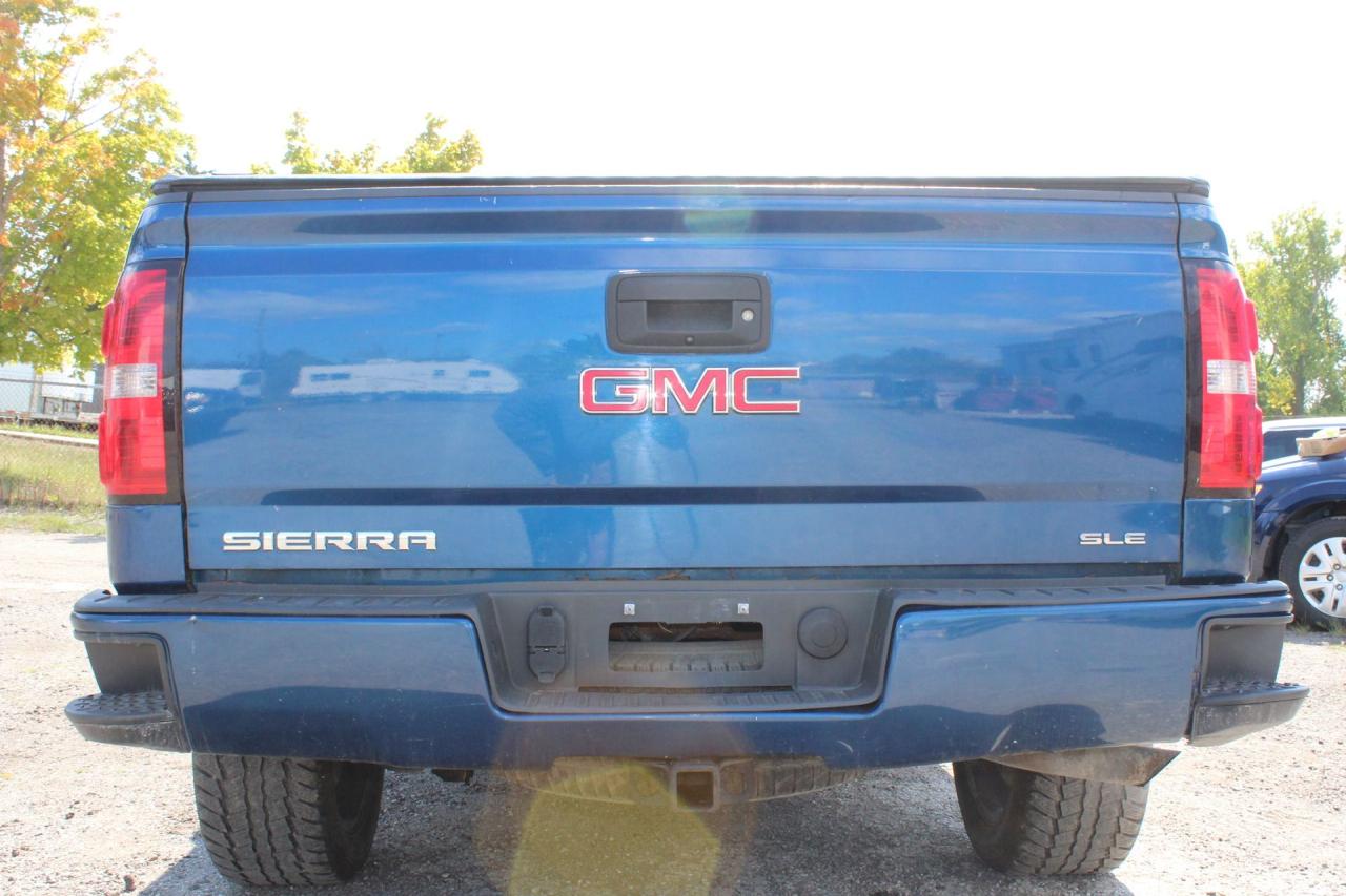 2017 GMC Sierra 1500 4WD DOUBLE CAB 143.5" SLE Photo