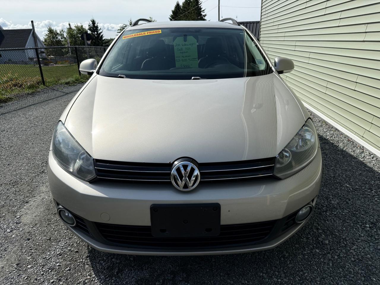 2014 Volkswagen Golf Wagon Trendline - Photo #2