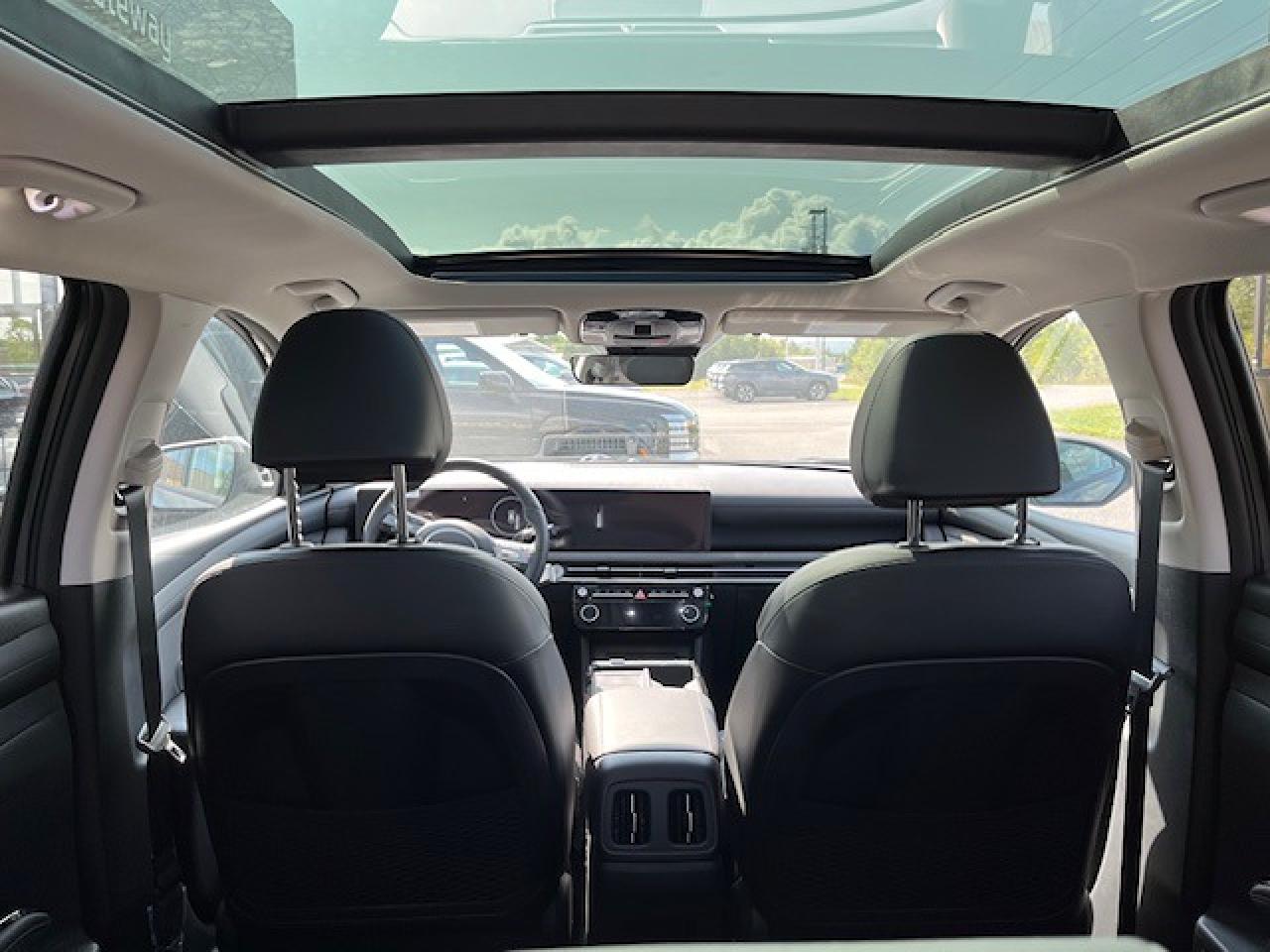 2025 Hyundai Tucson PREFERRED WITH TREND PKG Photo4
