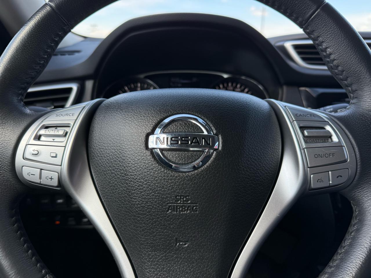 2015 Nissan Rogue SL | Navigation | Backup Camera | Sunroof - Photo #17