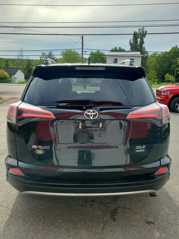 2017 Toyota RAV4 XLE - Photo #4