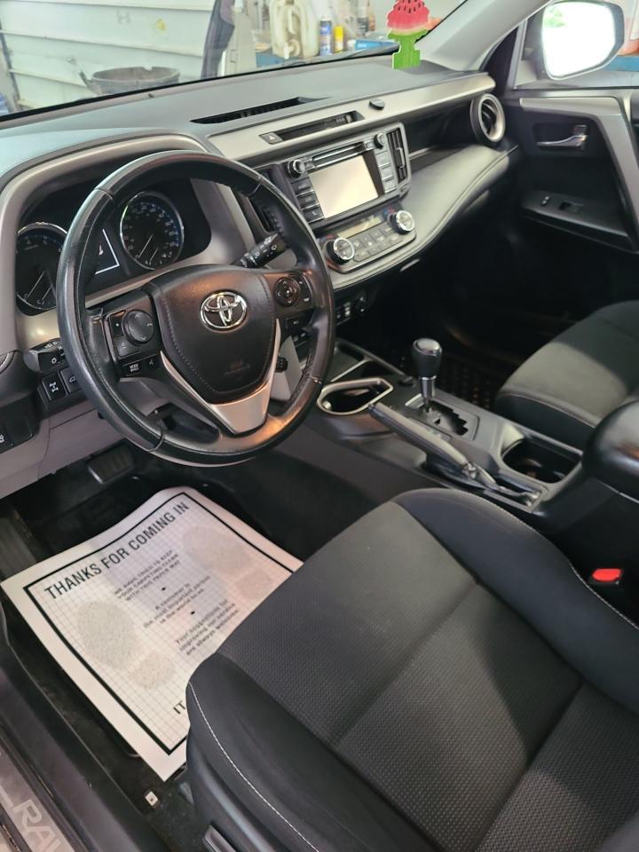2017 Toyota RAV4 XLE - Photo #5