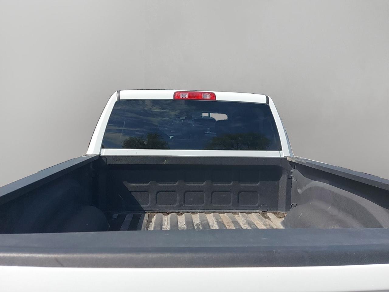 2022 RAM 1500 Classic SLT Photo3