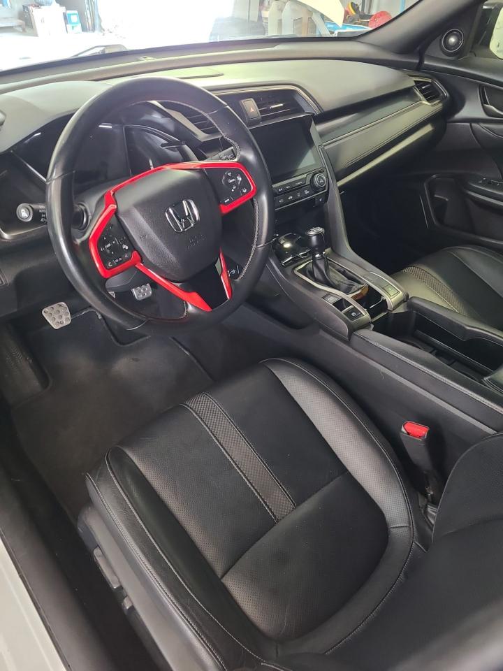 2021 Honda Civic Sport Touring - Photo #5