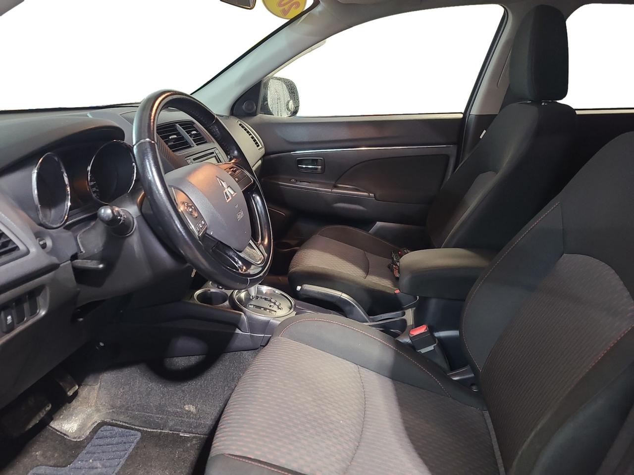 2017 Mitsubishi RVR SE - Photo #10