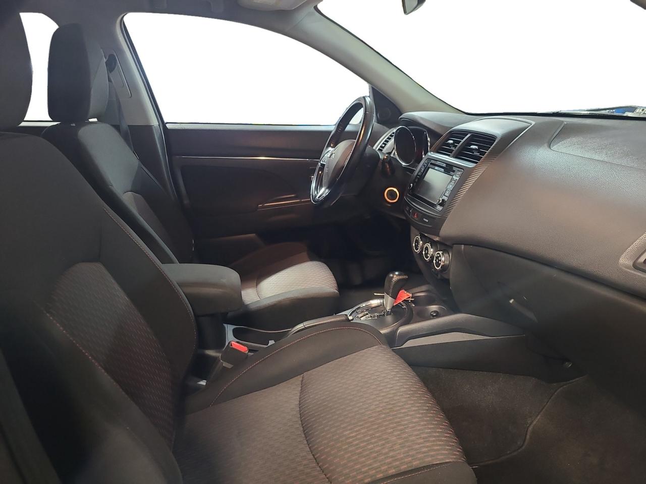 2017 Mitsubishi RVR SE - Photo #16