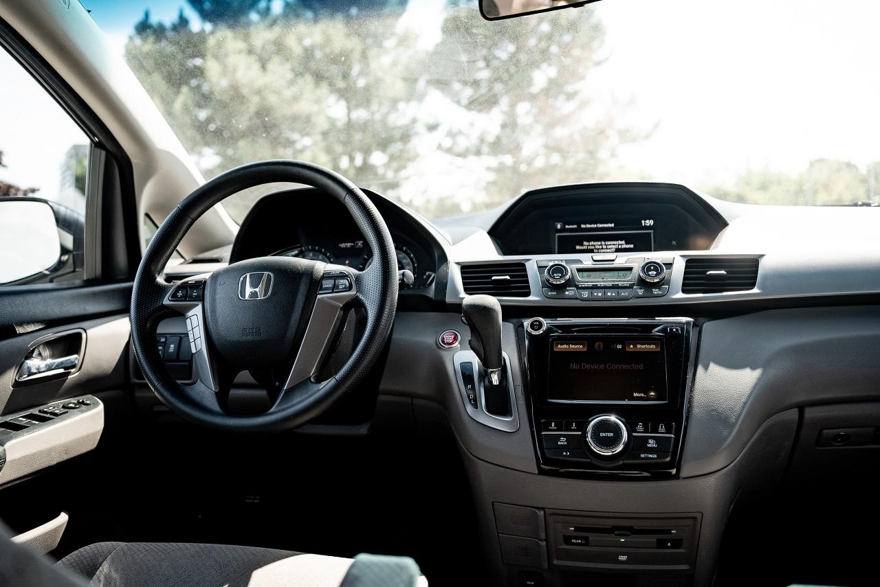 2016 Honda Odyssey EX | CLEAN CARFAX | NO ACCIDENT | - Photo #11