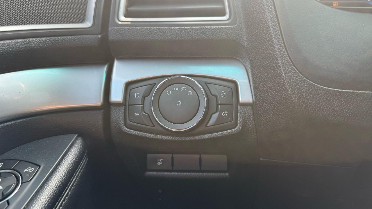2016 Ford Explorer XLT - Photo #16