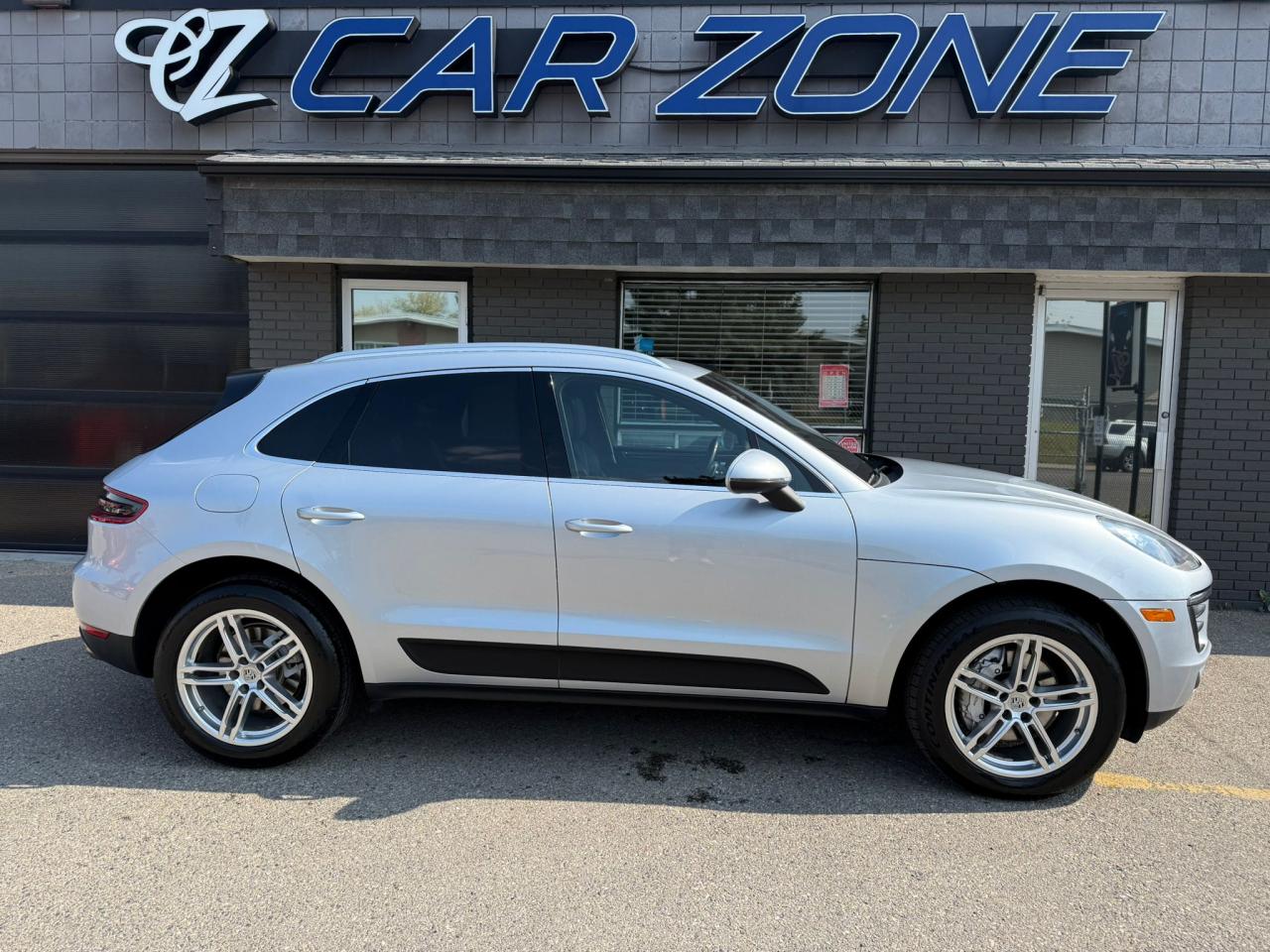 2015 Porsche Macan S | Serviced Well | Finance & Warranty Available - Photo #2