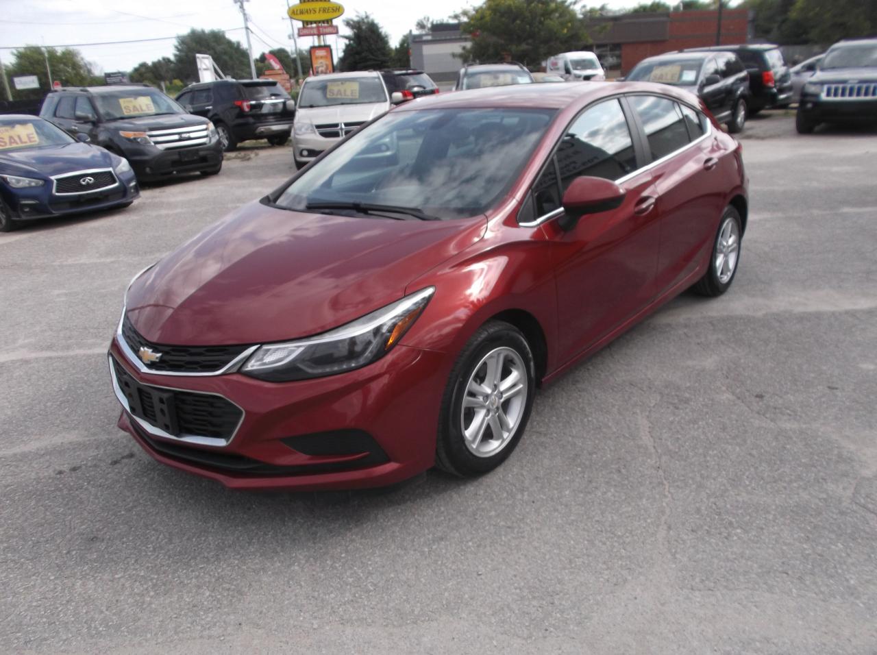 2017 Chevrolet Cruze LT Photo2