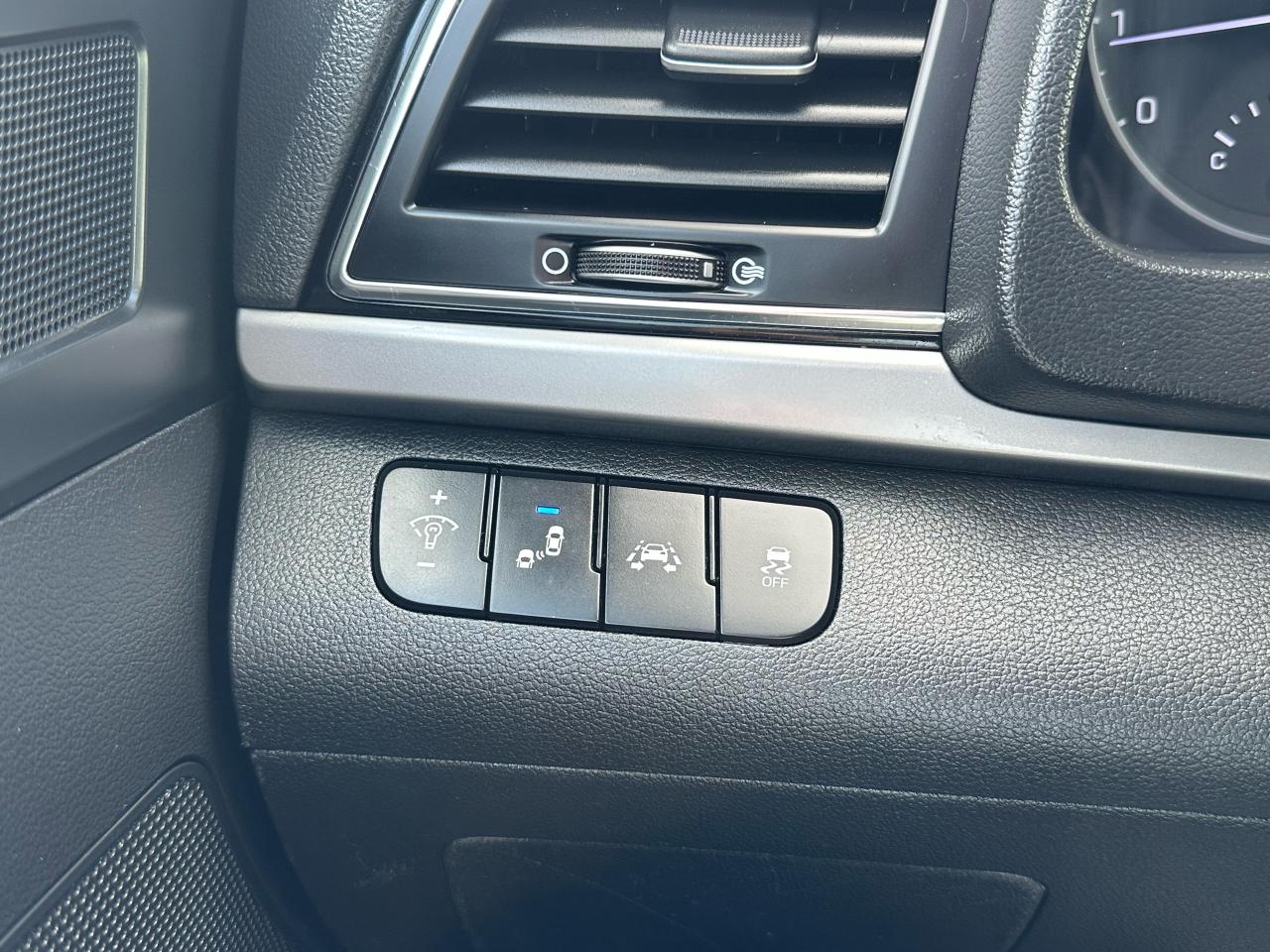2017 Hyundai Elantra Limited SE - Photo #20