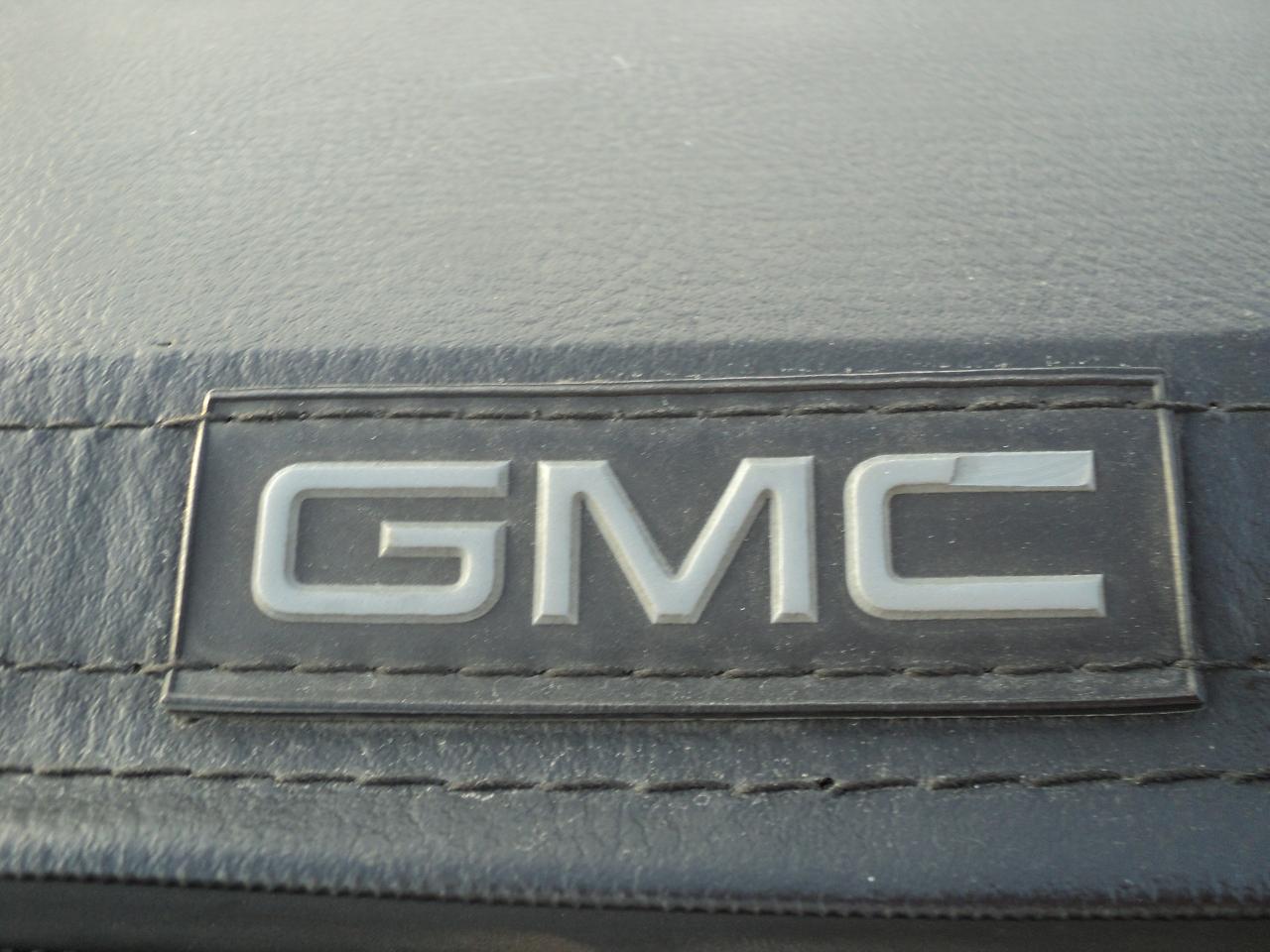 2015 GMC Sierra 2500 SLT CrewCab 4WD Z71 6.6L8cylDiesel 6'7"Box - Photo #27