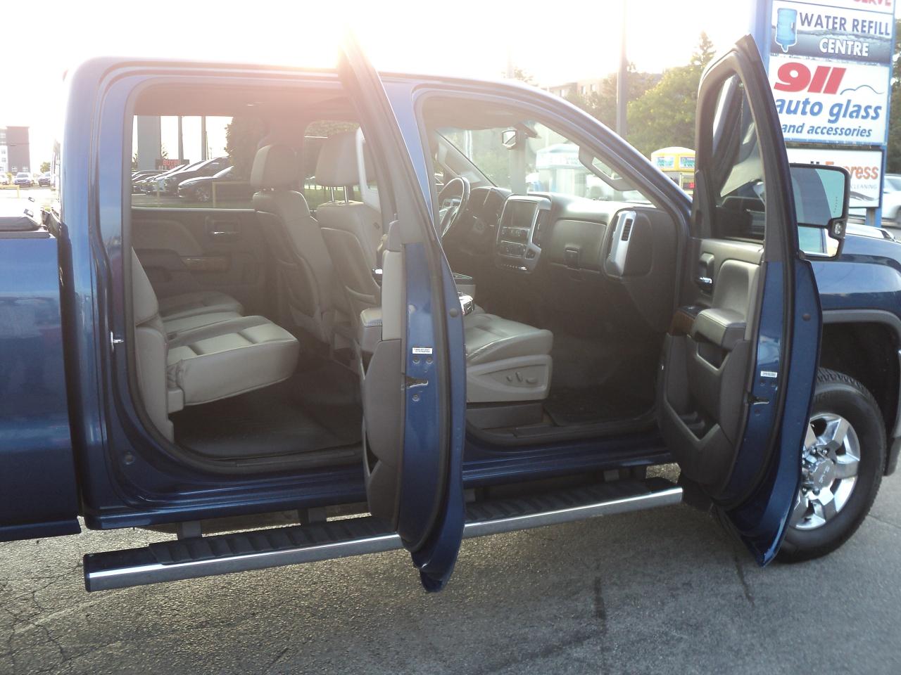 2015 GMC Sierra 2500 SLT CrewCab 4WD Z71 6.6L8cylDiesel 6'7"Box - Photo #11