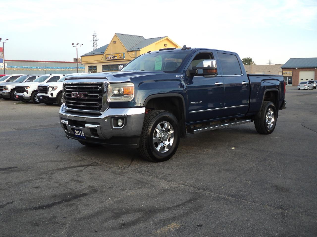 2015 GMC Sierra 2500 SLT CrewCab 4WD Z71 6.6L8cylDiesel 6'7"Box