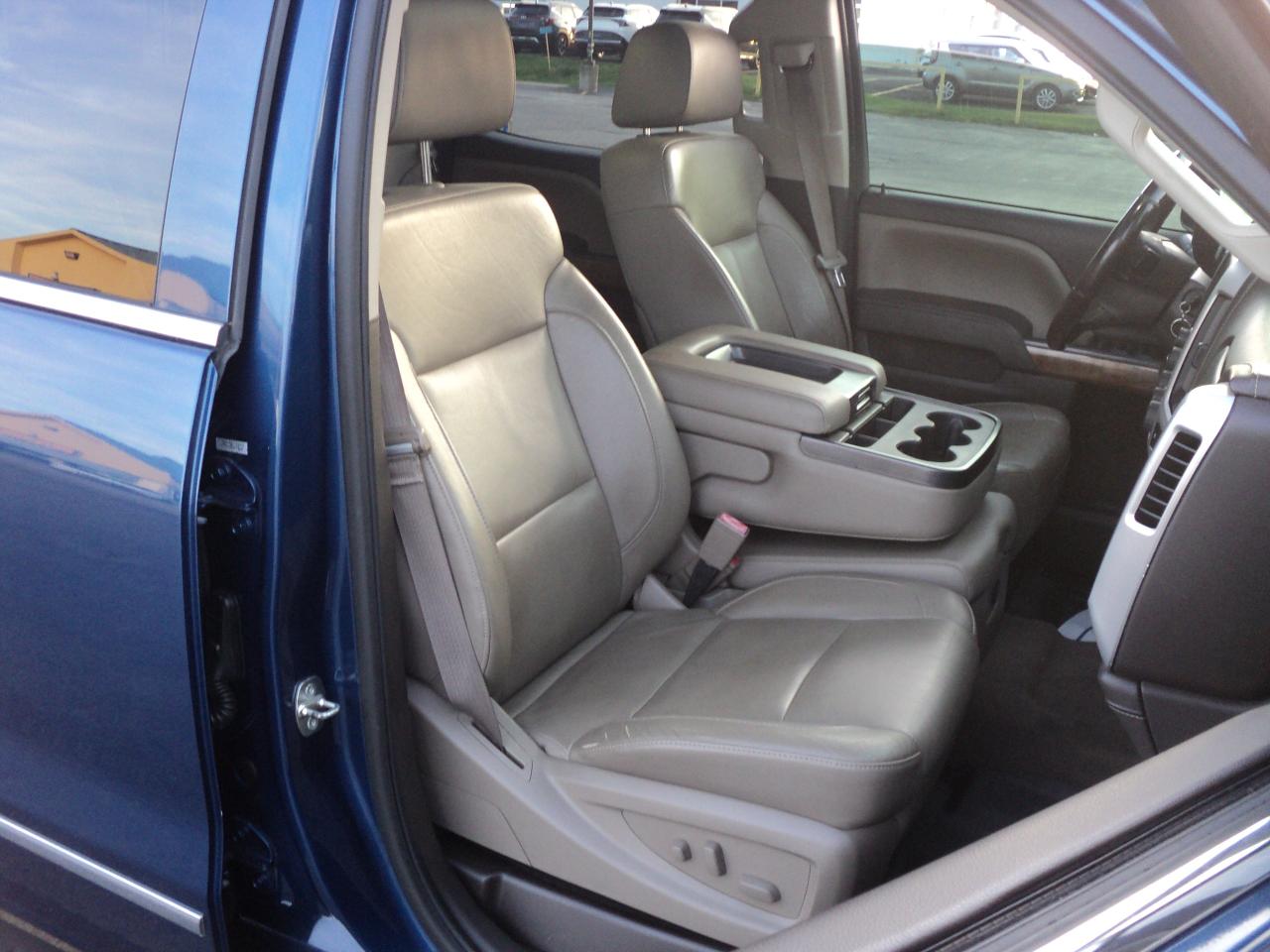 2015 GMC Sierra 2500 SLT CrewCab 4WD Z71 6.6L8cylDiesel 6'7"Box - Photo #13
