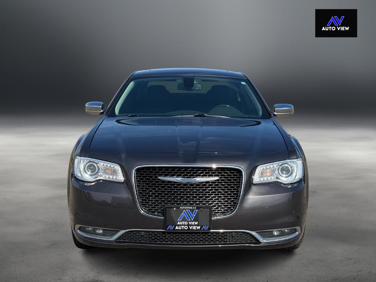 2018 Chrysler 300 300 Limited **ALL WHEEL DRIVE** Photo2