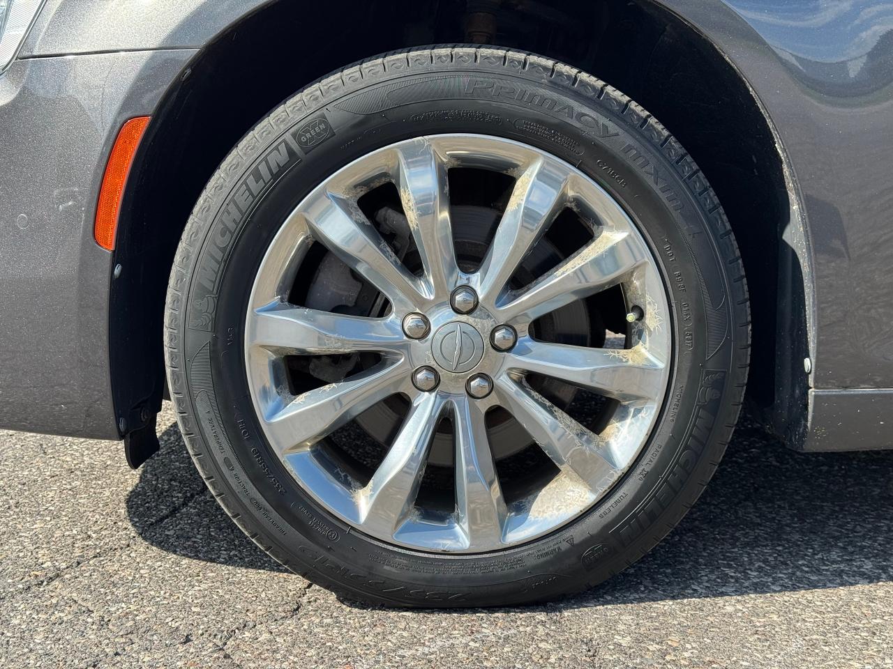 2018 Chrysler 300 300 Limited **ALL WHEEL DRIVE** - Photo #16