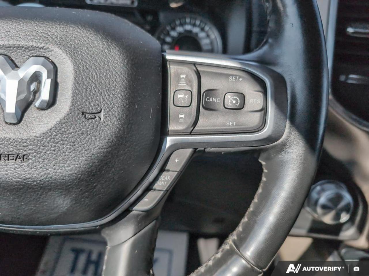 2019 RAM 1500 Laramie 5.7L HEMI | DUAL PANE PANO SUNROOF Photo