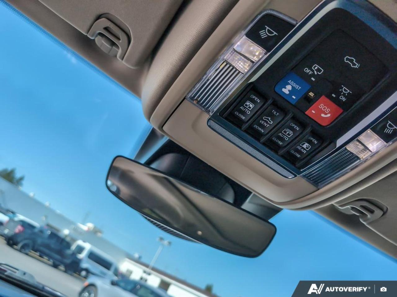 2019 RAM 1500 Laramie 5.7L HEMI | DUAL PANE PANO SUNROOF Photo