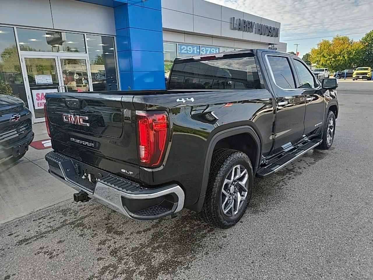 2026 GMC Sierra 1500 SLT Photo