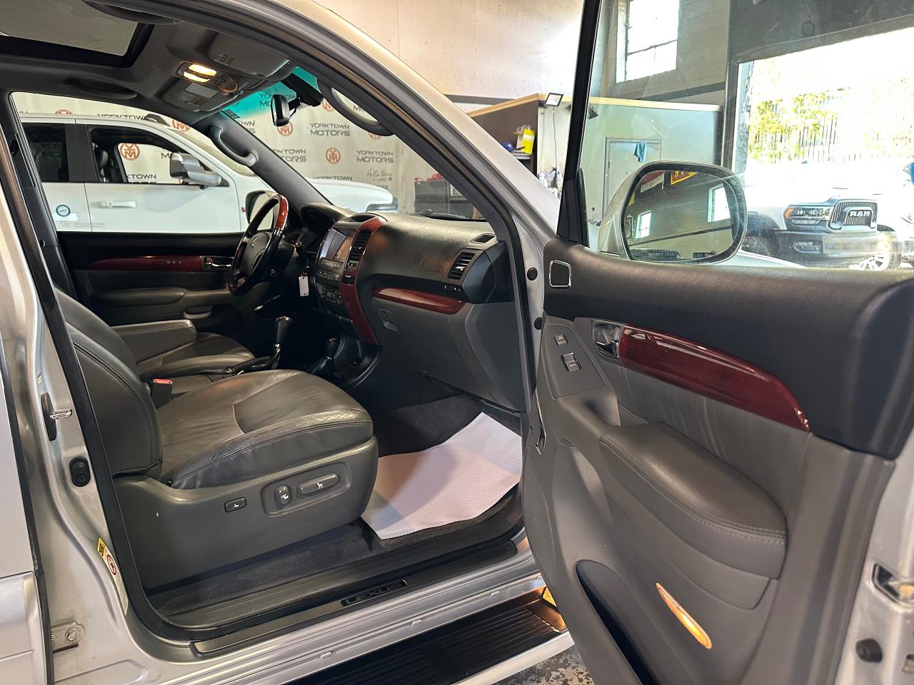 2009 Lexus GX 470  - Photo #7