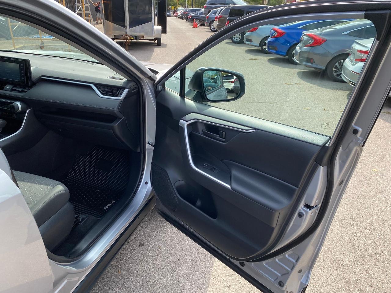 2020 Toyota RAV4 LE - Photo #25