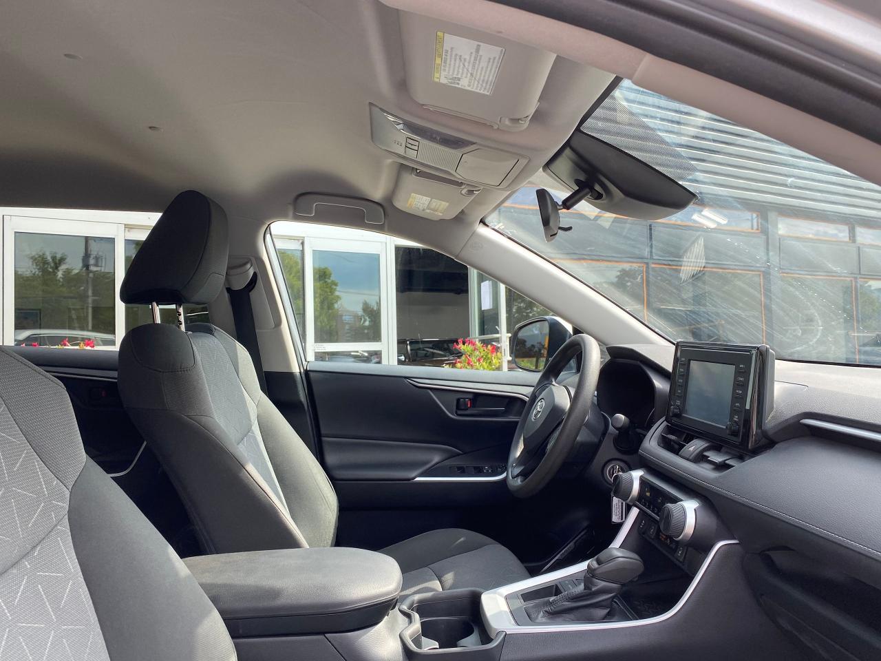 2020 Toyota RAV4 LE - Photo #30