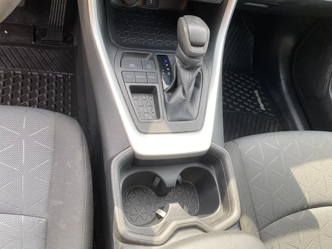 2020 Toyota RAV4 LE - Photo #38