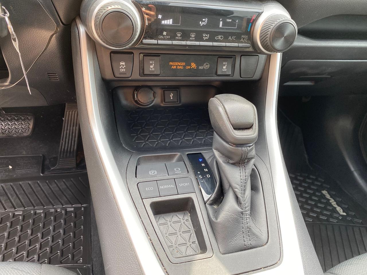 2020 Toyota RAV4 LE - Photo #39