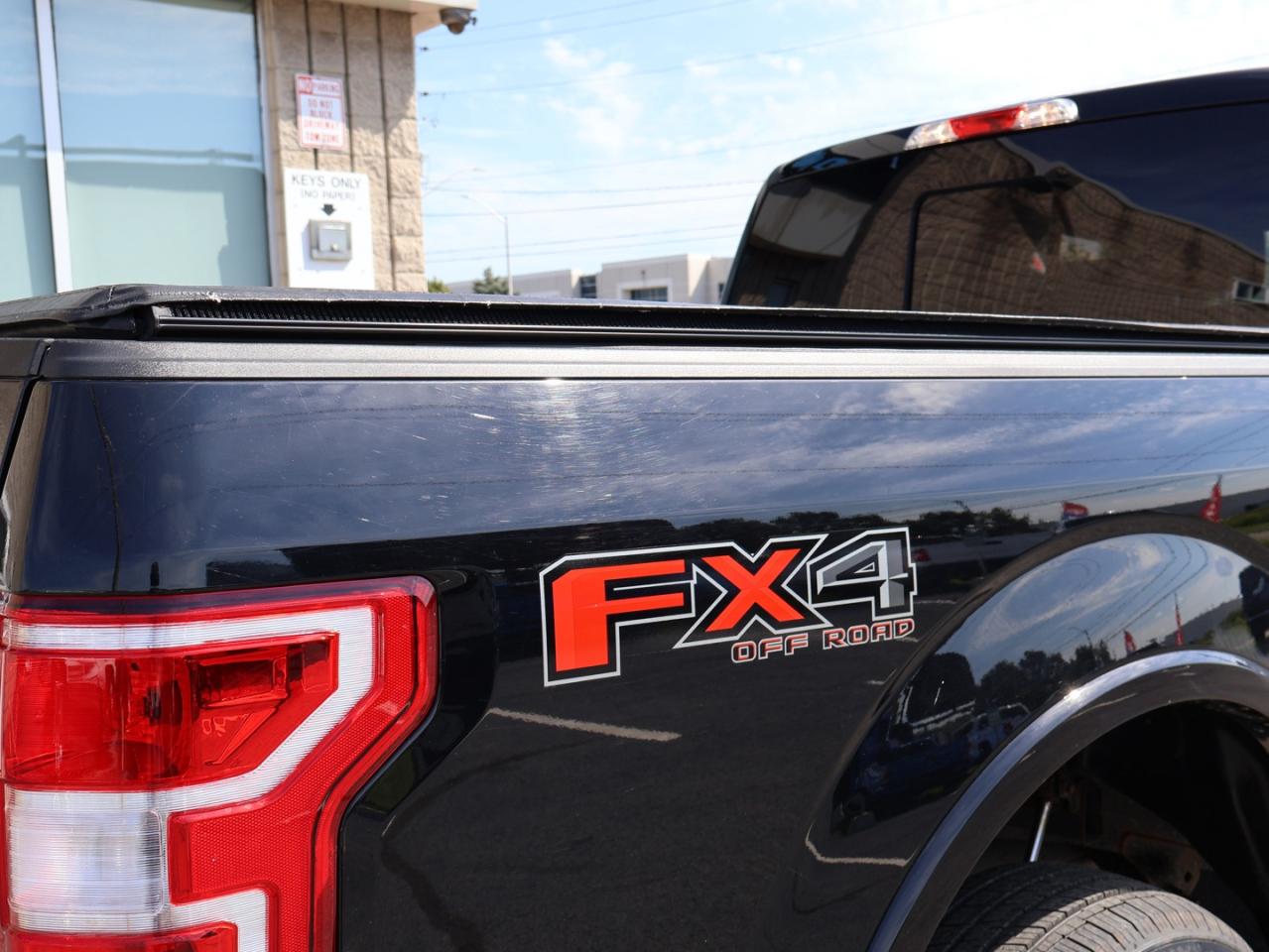 2018 Ford F-150 V8 XLT-FX4 OFF PKG 4WD CERTIFIED *ACCIDENT FREE* CAMERA NAV BLUETOOTH HEATED SEATS CRUISE ALLOYS - Photo #32
