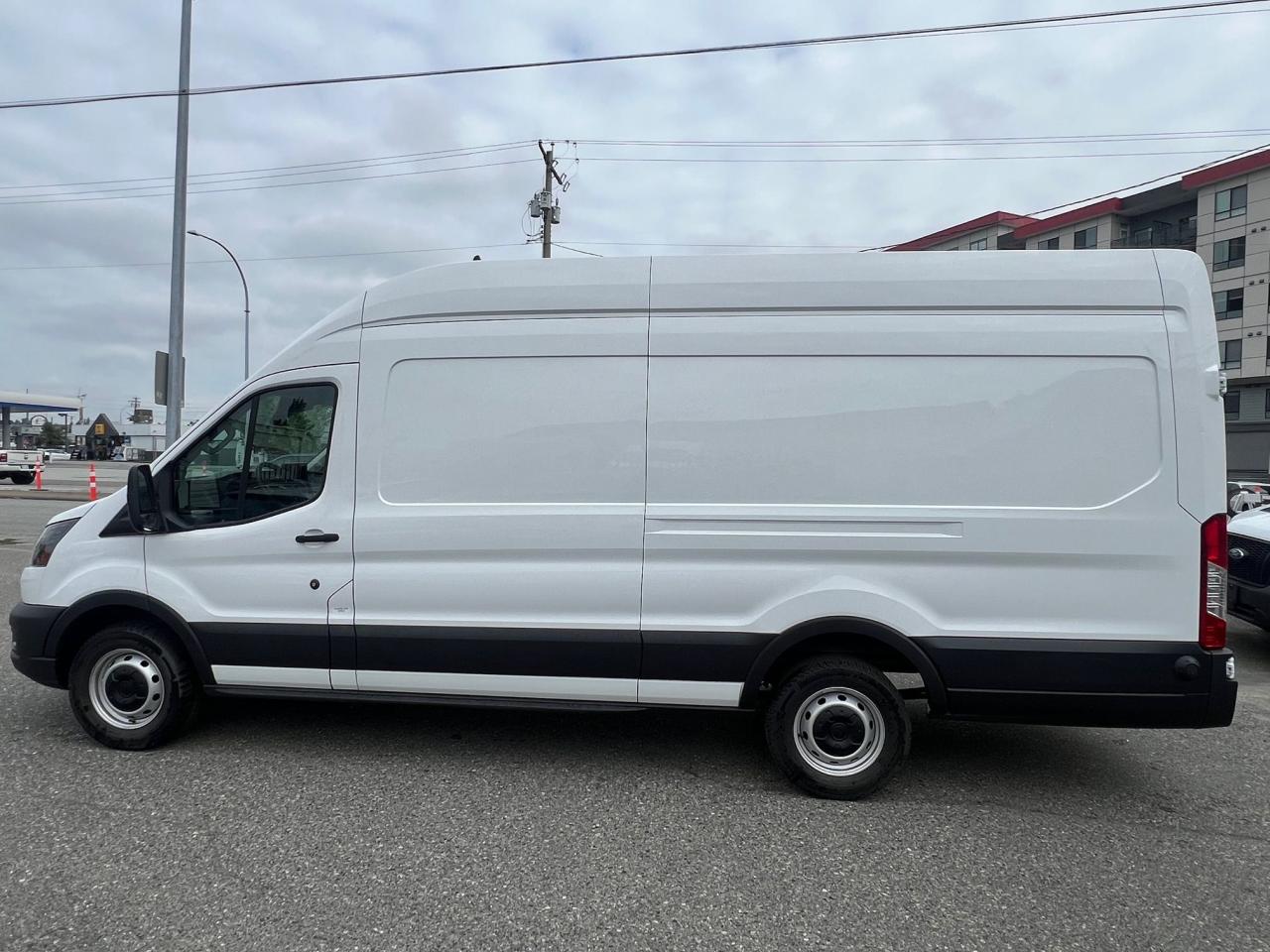 2023 Ford Transit Cargo Van T-350 148" EL Hi Rf 9500 GVWR RWD Photo4
