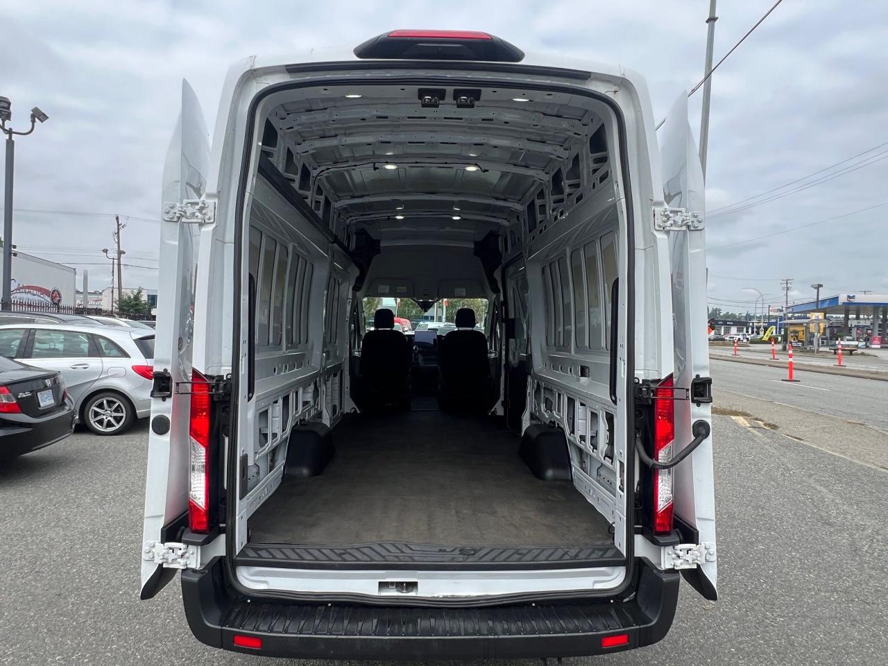 2023 Ford Transit Cargo Van T-350 148" EL Hi Rf 9500 GVWR RWD Photo7