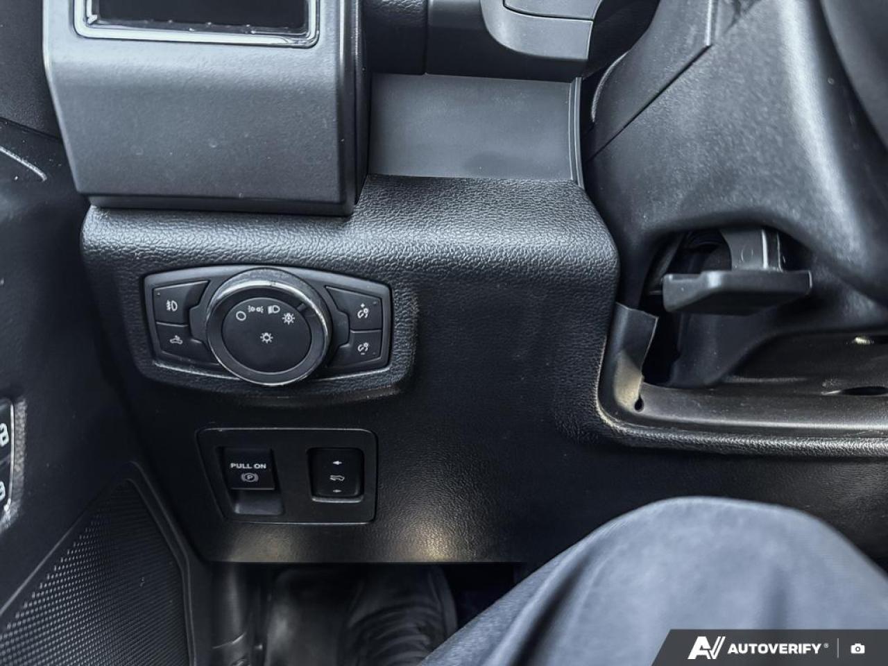 2019 Ford F-150 SPORT / NO ACCIDENTS / NAV / 4X4 / TOW PACK / CREW - Photo #14