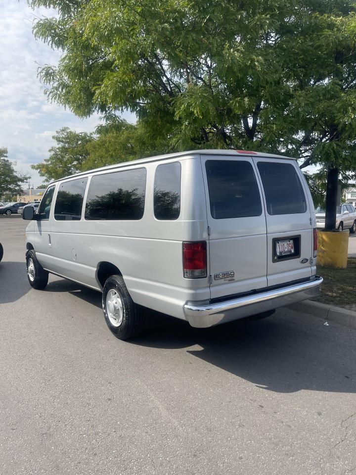2007 Ford Econoline XLT   EXTENDED   12 PASSENGER - Photo #3