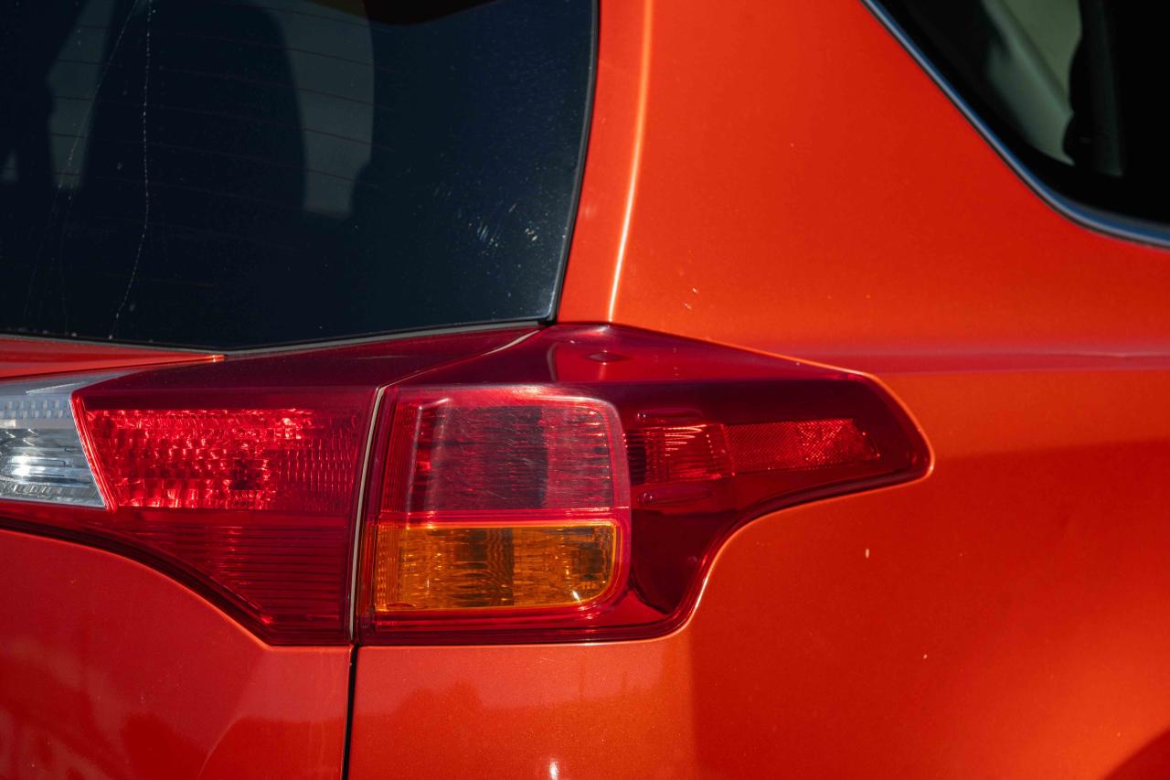 2015 Toyota RAV4 LIMITED  - Photo #15