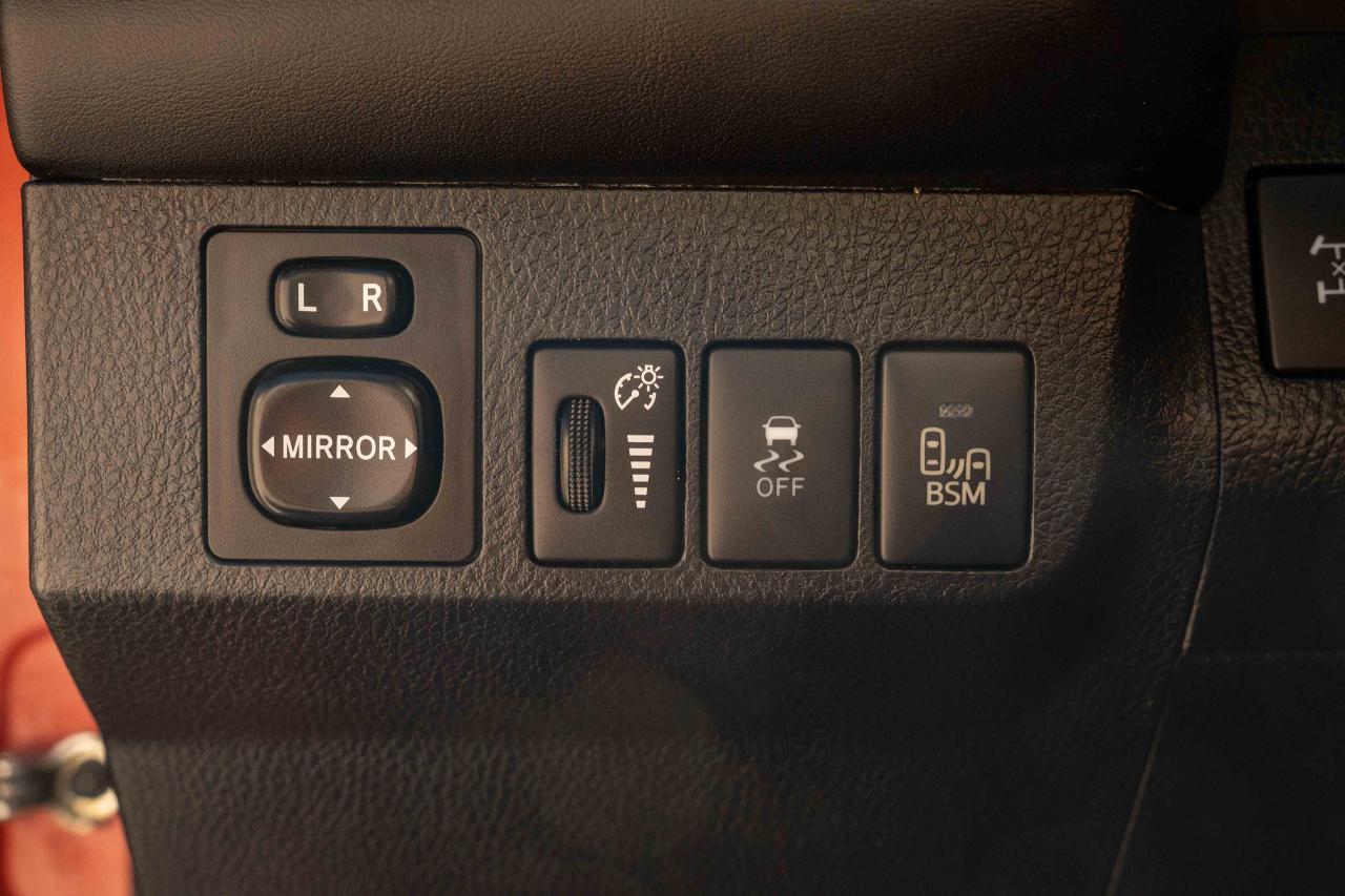 2015 Toyota RAV4 LIMITED  - Photo #30