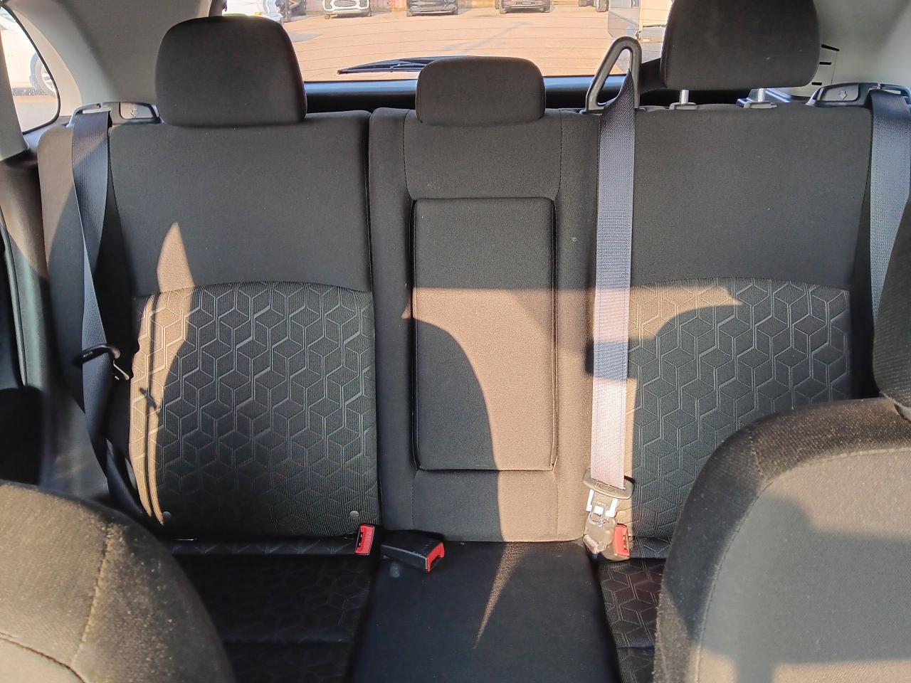 2020 Mitsubishi RVR SE AWD, Htd Seats, BU Cam, Blindspot Detection - Photo #15