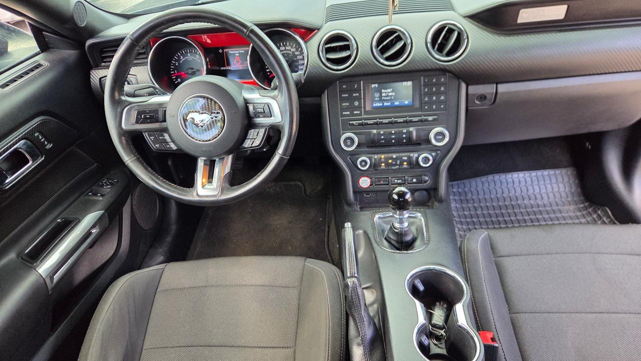 2017 Ford Mustang V6 - Photo #11