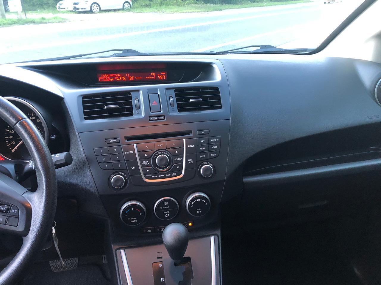 2017 Mazda MAZDA5 GS Photo