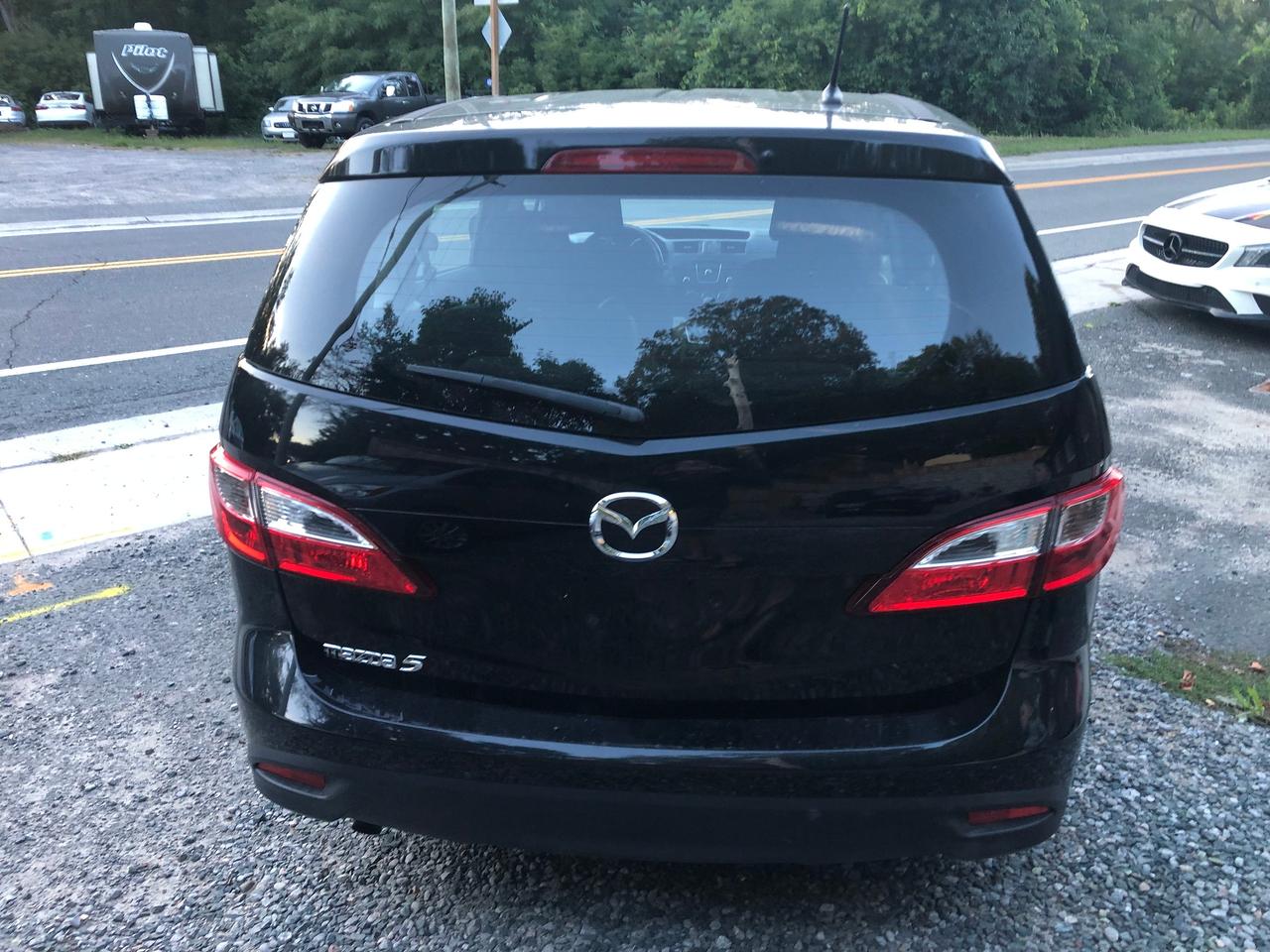 2017 Mazda MAZDA5 GS Photo
