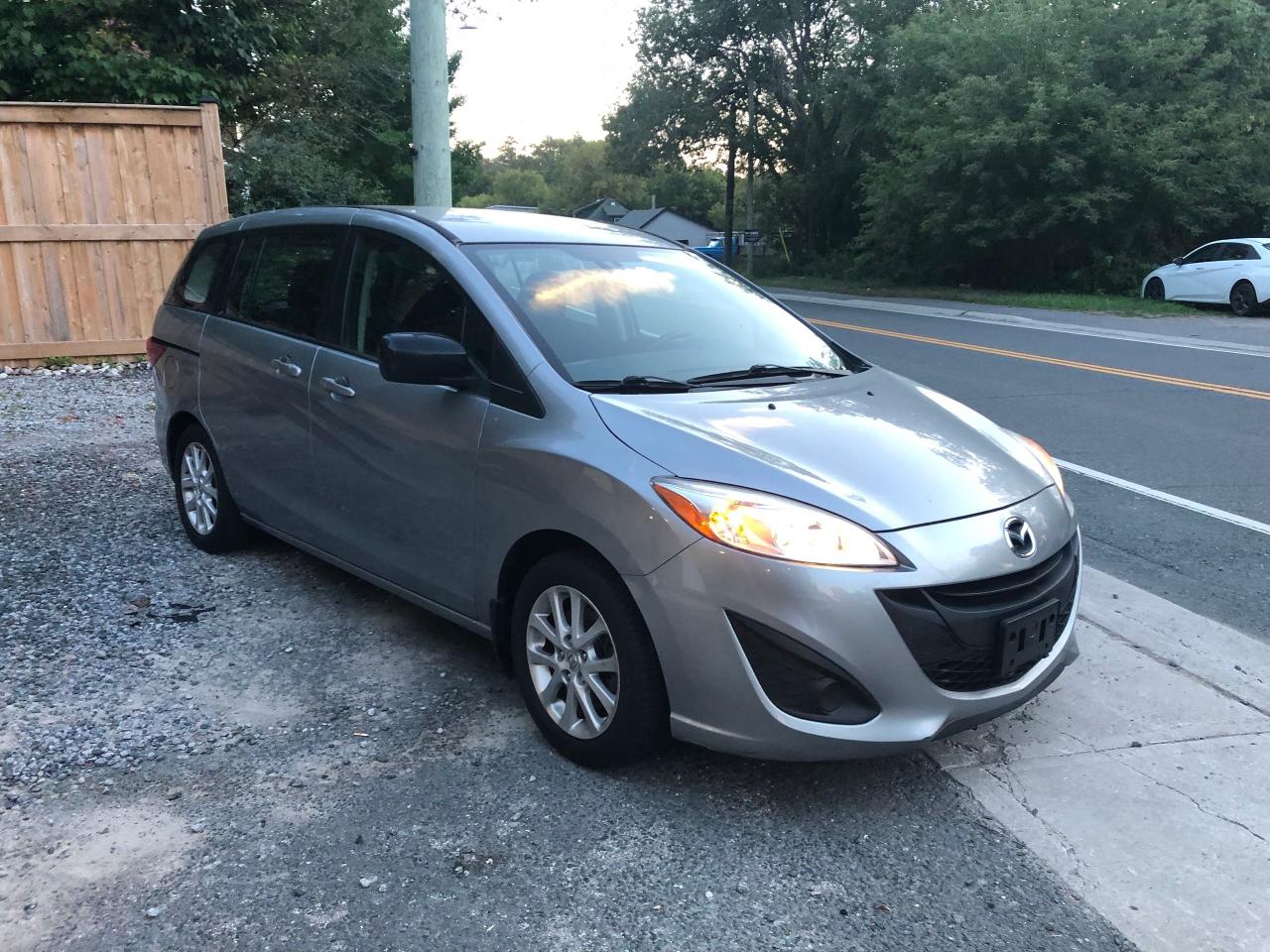 2015 Mazda MAZDA5 GS - Photo #3