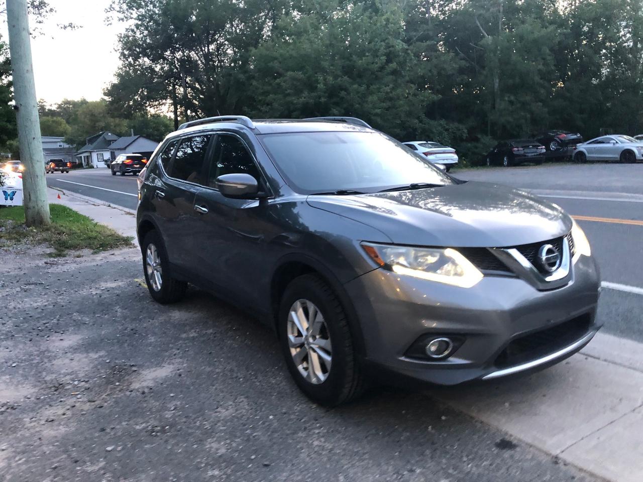 2015 Nissan Rogue SV ALL WHEEL DRIVE - Photo #3
