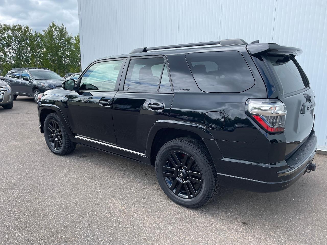 2021 Toyota 4Runner SR5 Photo2