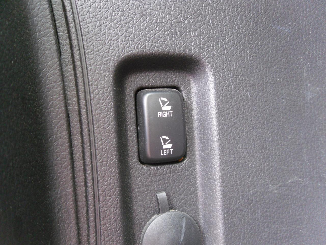 2007 Lincoln MKX AWD 4DR - Photo #11