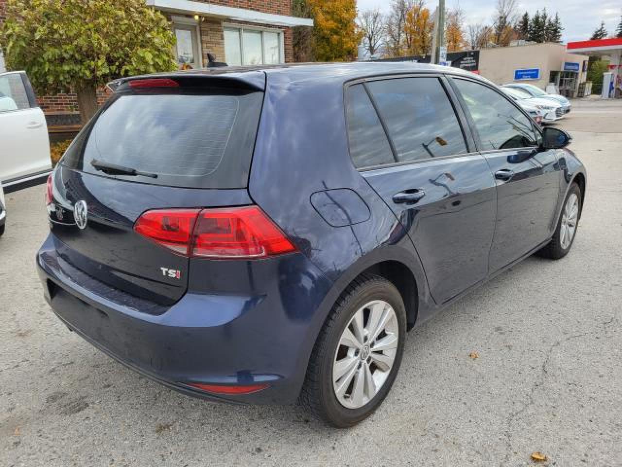 2017 Volkswagen Golf COMFORTLINE Photo2