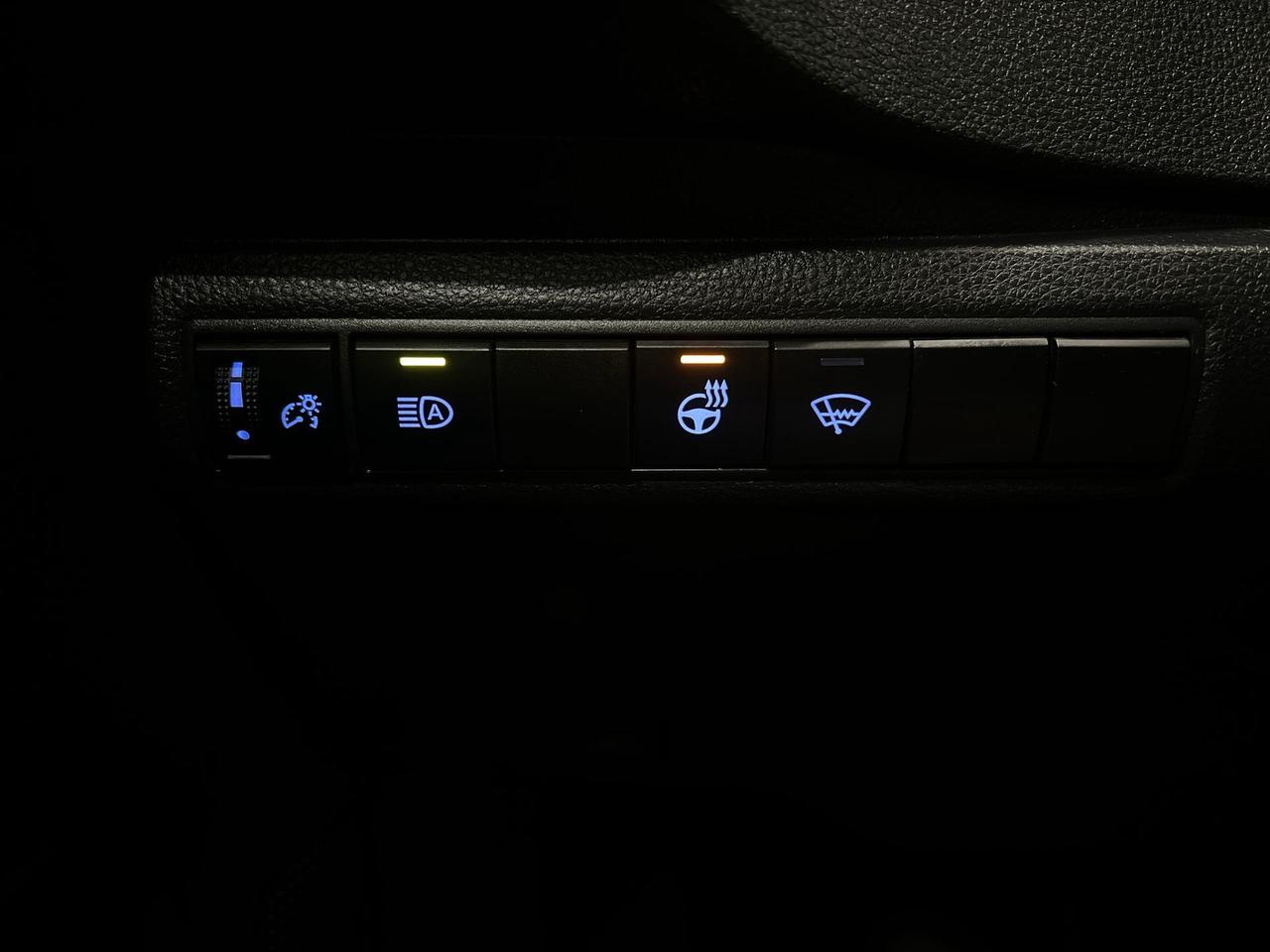 2022 Toyota Corolla LE UPGRADE |SUNROOF | ALLOYS | CARPLAY | HTD SEATS Photo