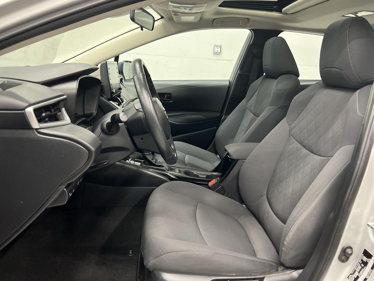 2022 Toyota Corolla LE UPGRADE |SUNROOF | ALLOYS | CARPLAY | HTD SEATS Photo